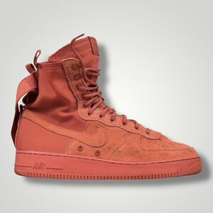 DS MEN NIKE AIR FORCE 1 SPECIAL FIELD PEACH RED 864024-204 SZ 11.5 MISSING STRAP